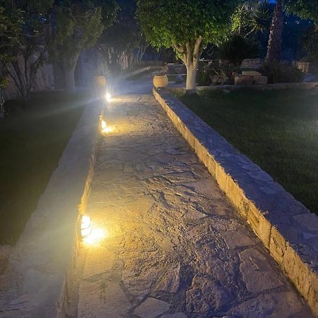 Pistachio Guesthouse, Παραδοσιακός Ξενώνας Vathi  Bagian luar foto