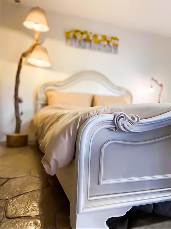 Pistachio Guesthouse, Παραδοσιακός Ξενώνας Vathi  Bagian luar foto