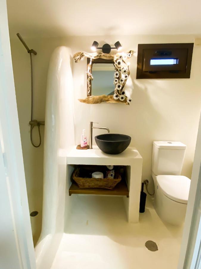Pistachio Guesthouse, Παραδοσιακός Ξενώνας Vathi  Bagian luar foto