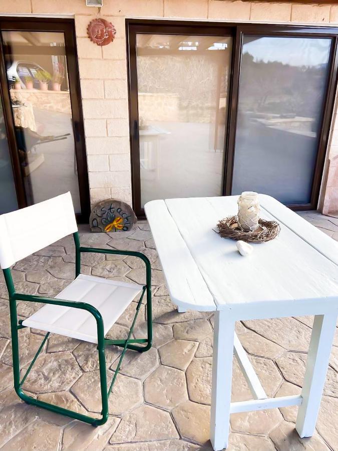 Pistachio Guesthouse, Παραδοσιακός Ξενώνας Vathi  Bagian luar foto