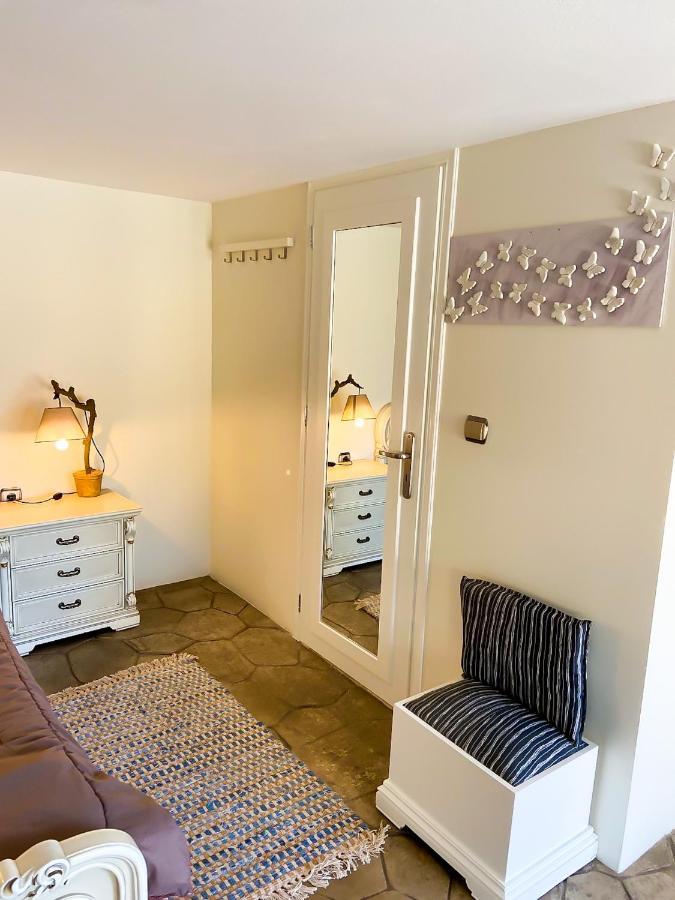 Pistachio Guesthouse, Παραδοσιακός Ξενώνας Vathi  Bagian luar foto