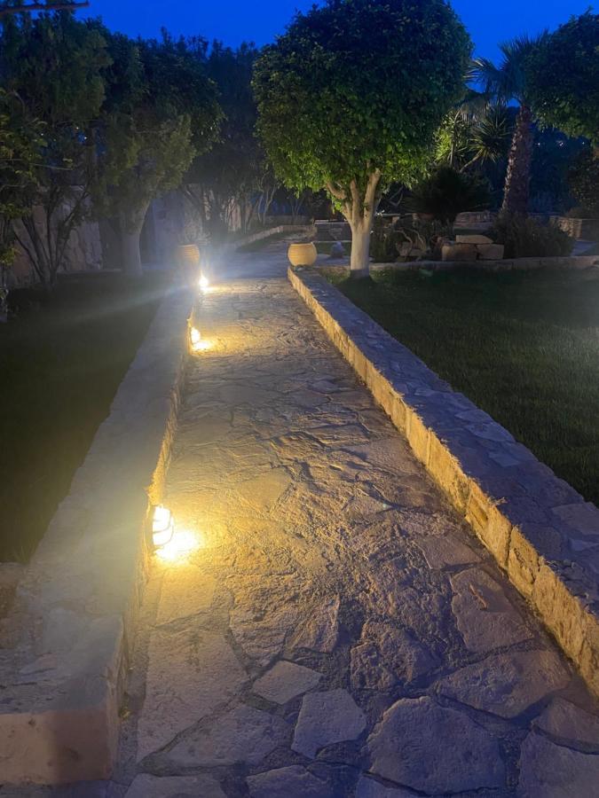 Pistachio Guesthouse, Παραδοσιακός Ξενώνας Vathi  Bagian luar foto