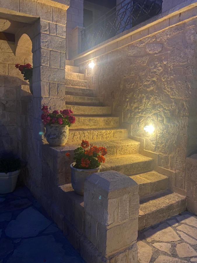 Pistachio Guesthouse, Παραδοσιακός Ξενώνας Vathi  Bagian luar foto